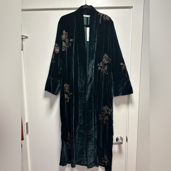NWT ZARA Embroidered Velvet Kimono Dress Green Jacket L - Picture 4 of 9